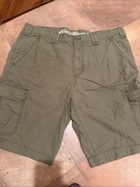 Men's Eddie Bauer Olive Cargo Shorts